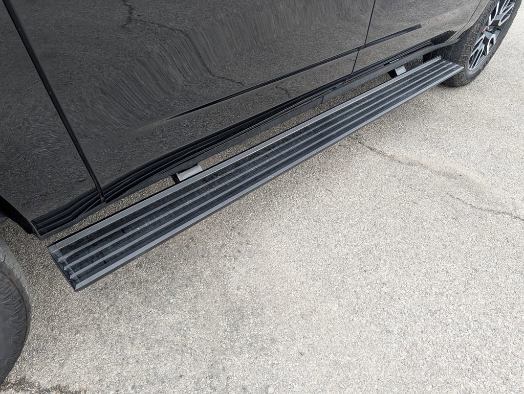 Used 2024 GMC Yukon XL AT4 w/ AT4 Premium Package image 30