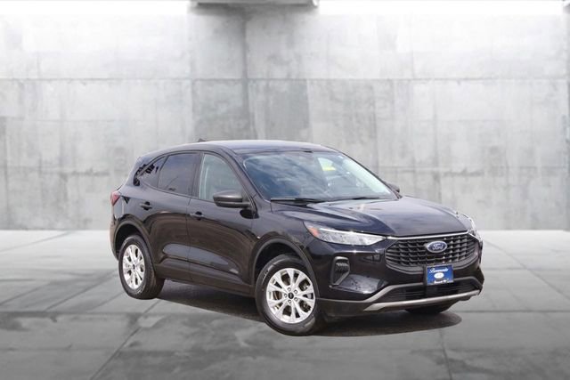 Certified 2025 Ford Escape Active AWD/4WD image 2