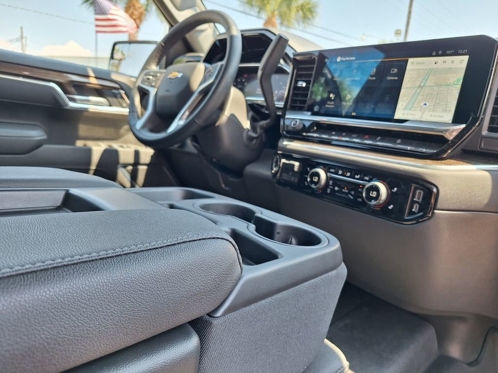 Used 2025 Chevrolet Silverado 1500 LT image 27