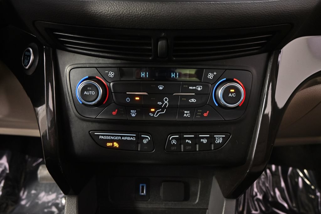 Used 2017 Ford Escape Titanium w/ Equipment Group 301A AWD/4WD image 31