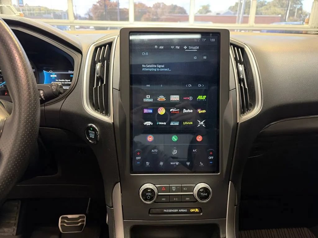 Used 2022 Ford Edge ST-Line w/ Cold Weather Package AWD/4WD image 25