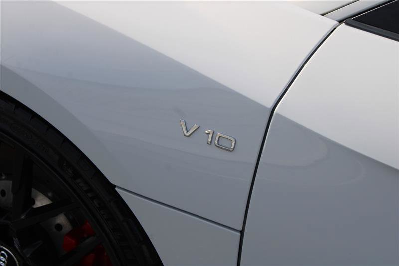 Used 2018 Audi R8 V10 w/ Carbon Exterior Package image 22