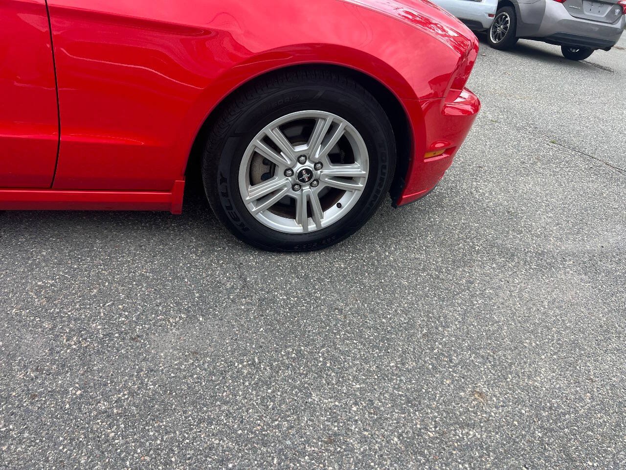 Used 2014 Ford Mustang Coupe RWD image 29