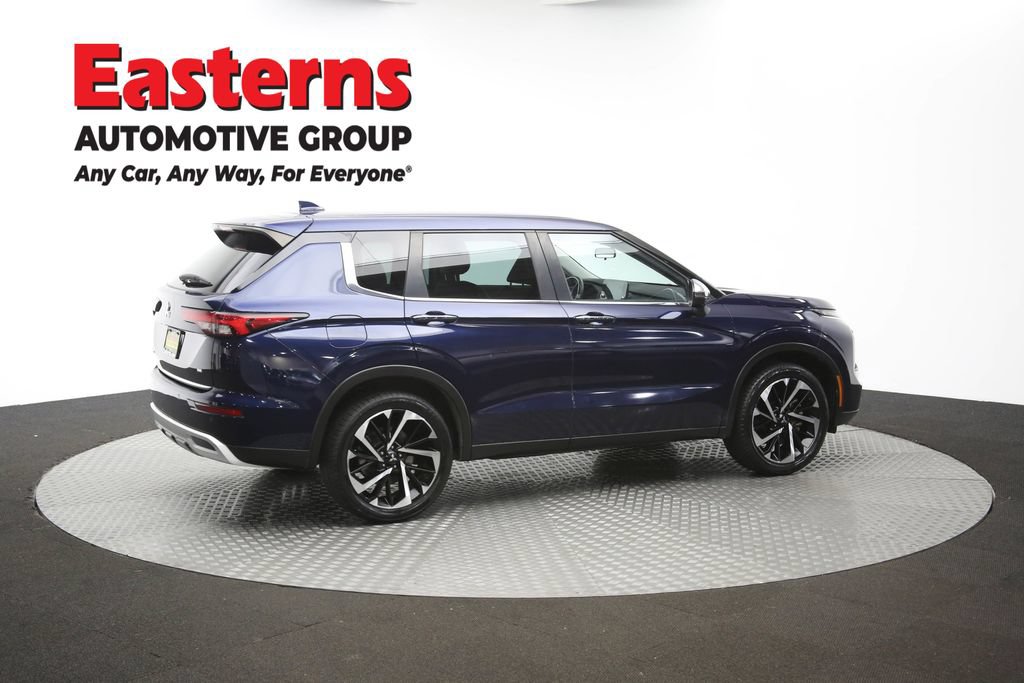 Used 2023 Mitsubishi Outlander SE AWD/4WD image 43