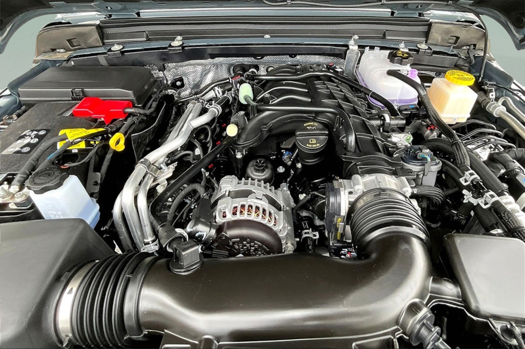 New 2025 Jeep Gladiator Sport AWD/4WD image 12