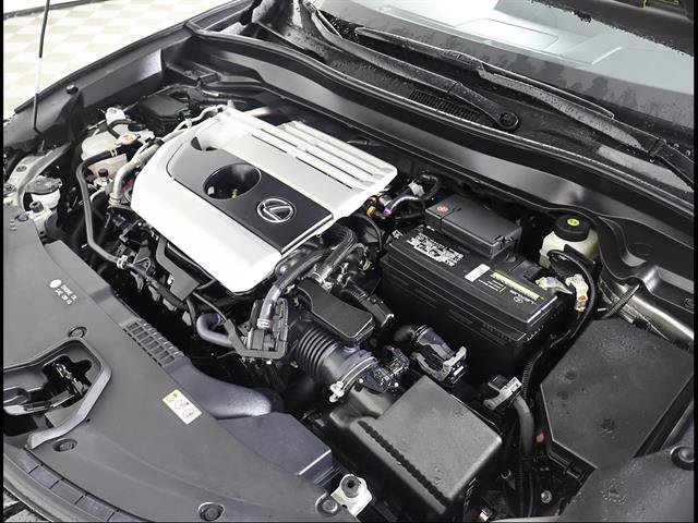 Certified 2022 Lexus UX 200 w/ Accessory Package (Z1) FWD image 11