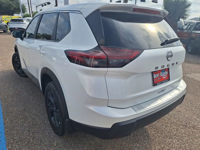 Certified 2026 Nissan Rogue SV FWD image 5