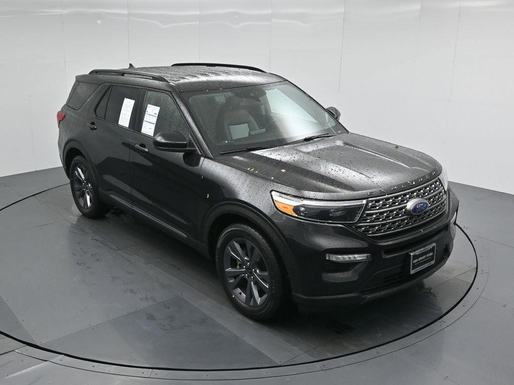Certified 2022 Ford Explorer XLT w/ Equipment Group 202A image 44