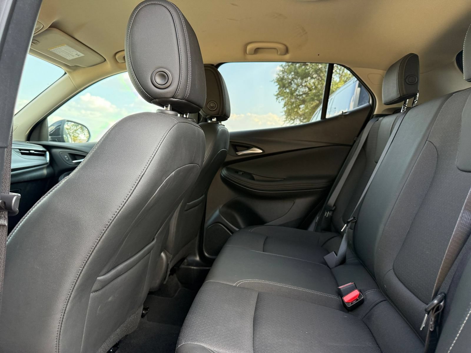 Used 2025 Buick Encore GX Preferred AWD/4WD image 25