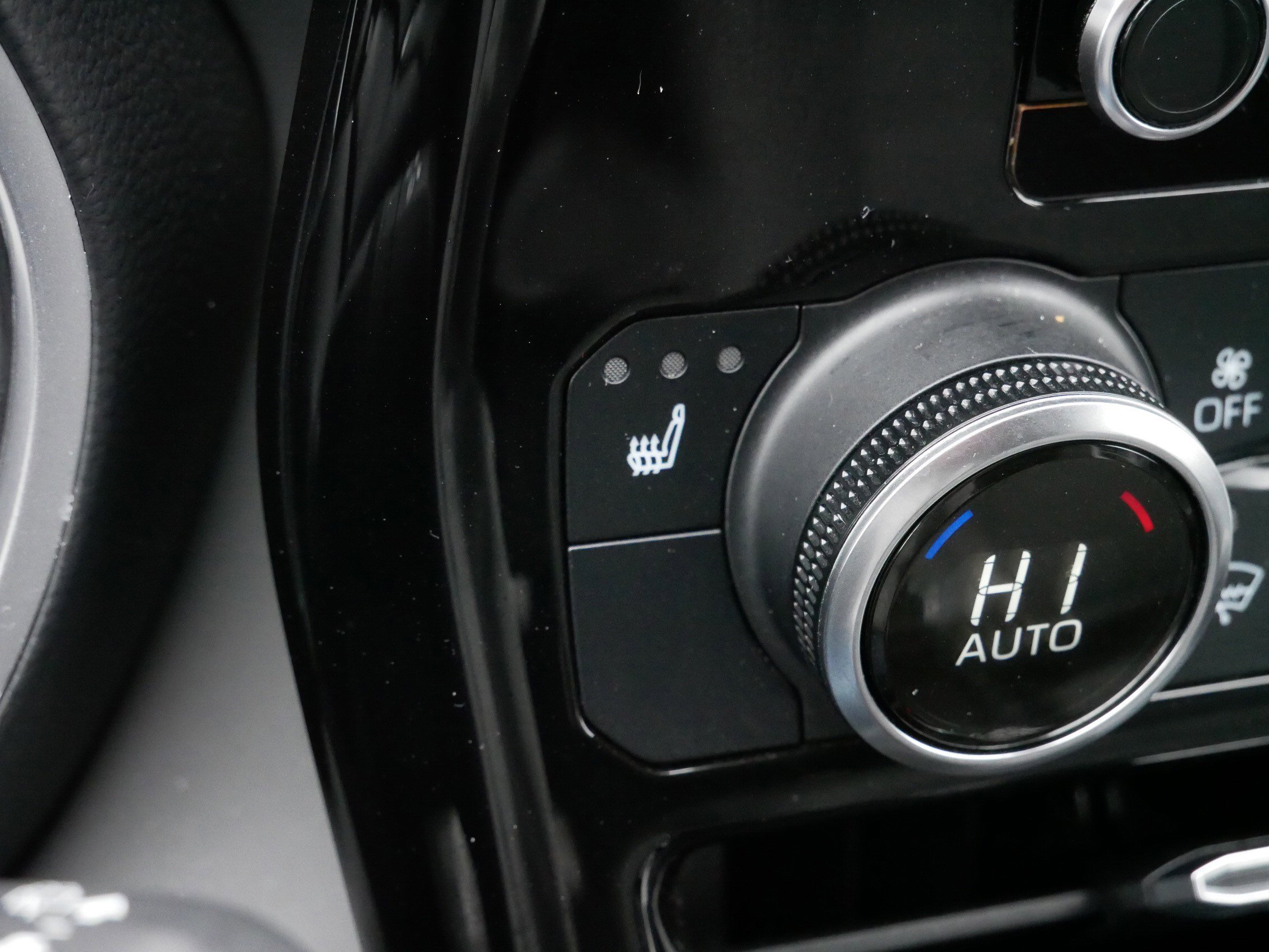 Certified 2023 Toyota Highlander XLE image 31