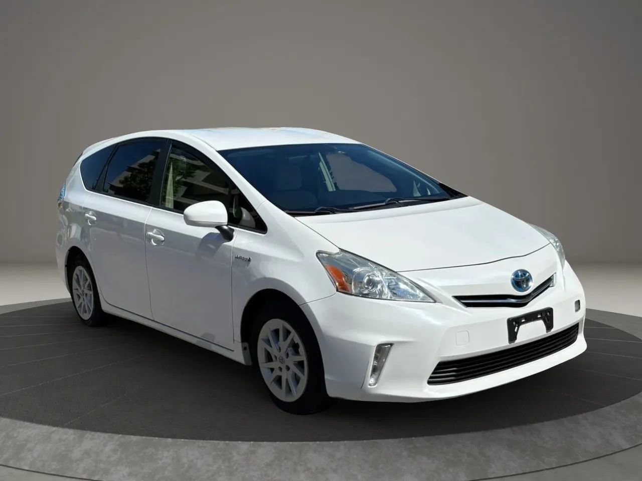 Used 2012 Toyota Prius V Three FWD image 4