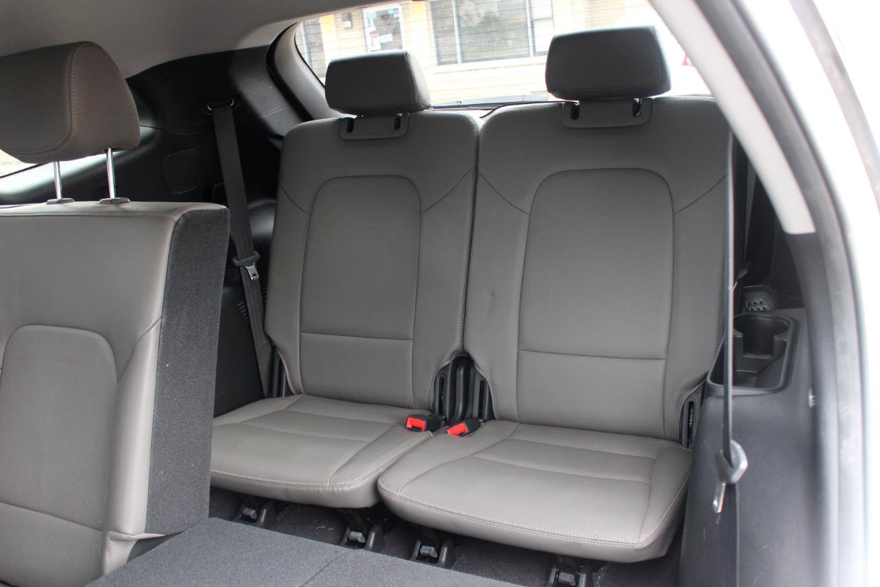 Used 2017 Hyundai Santa Fe SE w/ SE Premium Package 02 FWD image 34