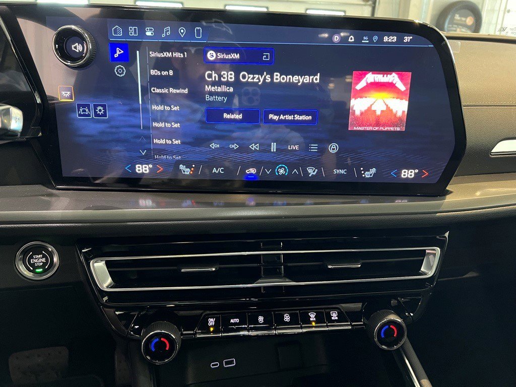 Certified 2026 Chevrolet Traverse LT w/ Sun and Wheel Package image 21