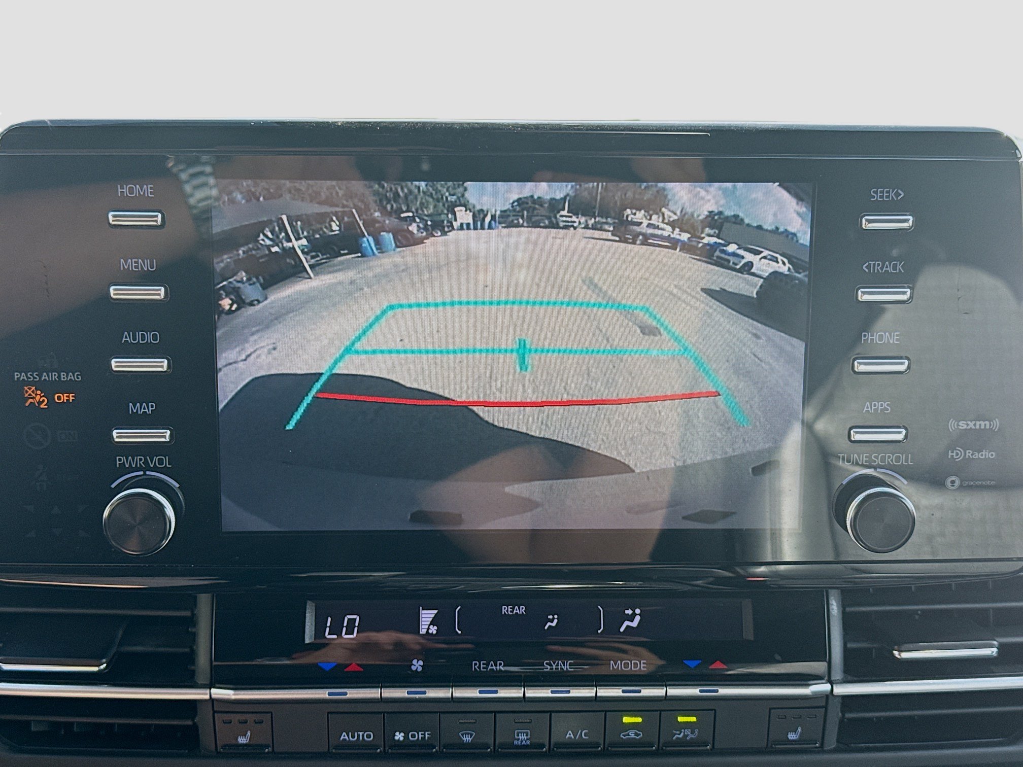 Used 2022 Toyota Sienna XSE FWD image 14