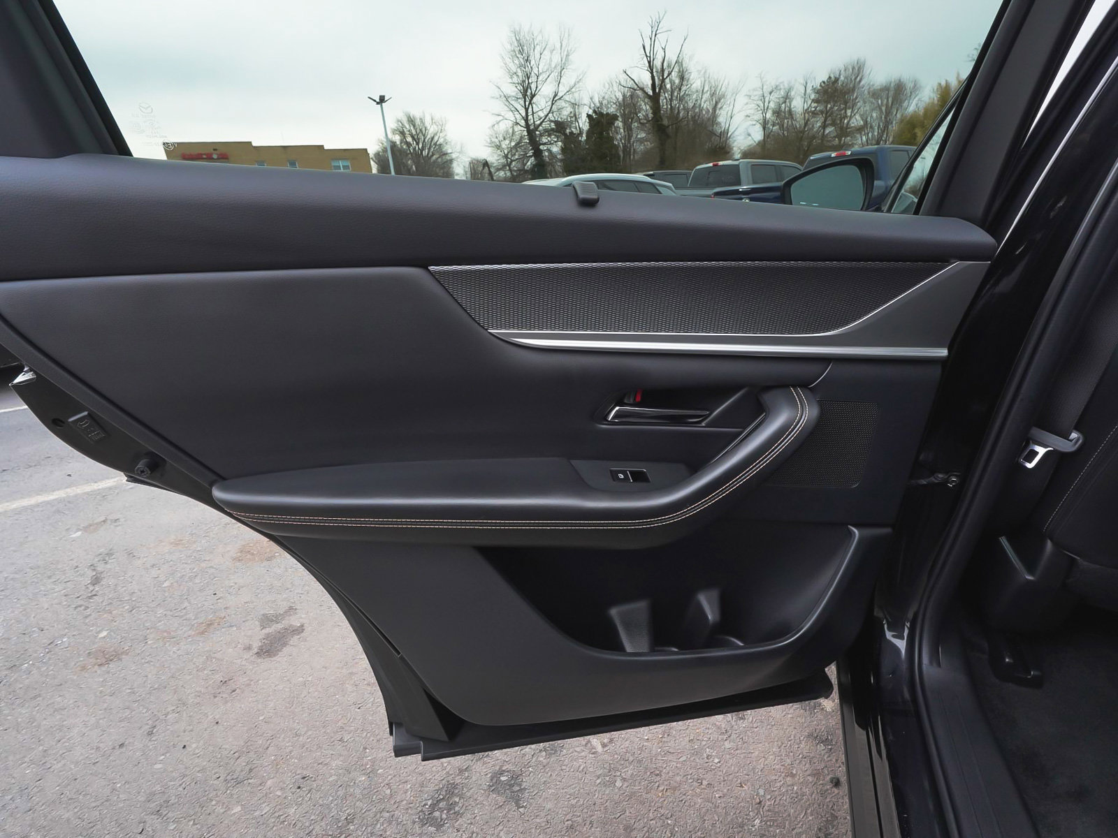 Used 2024 MAZDA CX-90 Plug-In Hybrid w/ Preferred image 11