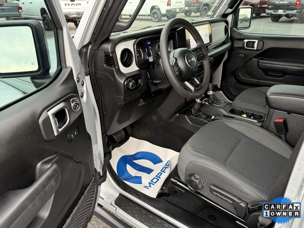 Used 2024 Jeep Gladiator Sport image 14