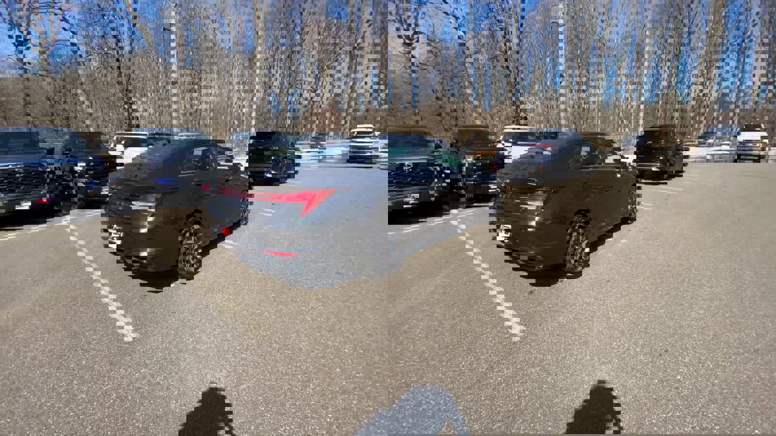 Used 2021 Hyundai Elantra Limited image 11