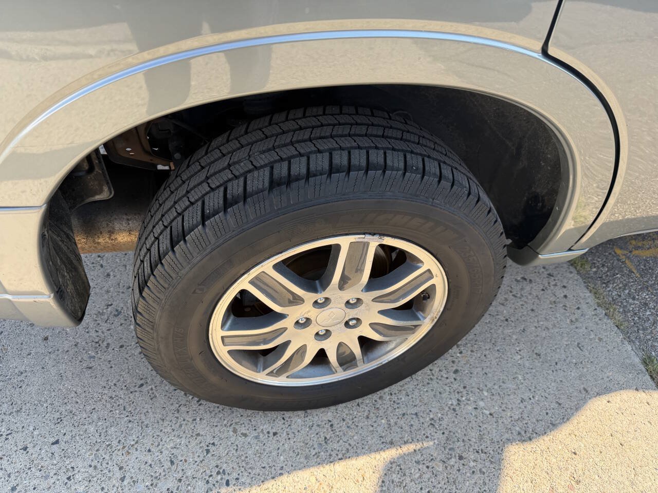 Used 2008 Mitsubishi Endeavor SE AWD/4WD image 15