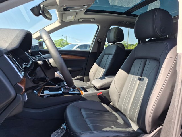 Certified 2023 Audi Q5 Premium w/ Convenience Package AWD/4WD image 17