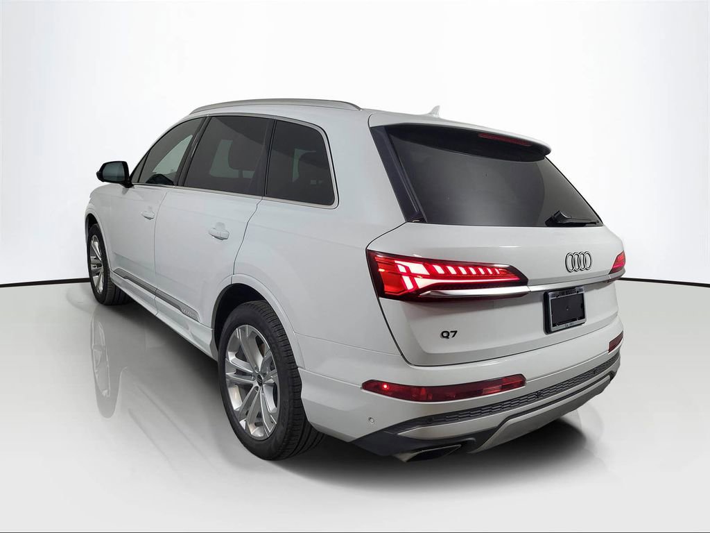 Used 2025 Audi Q7 3.0T Premium w/ Convenience Package image 4