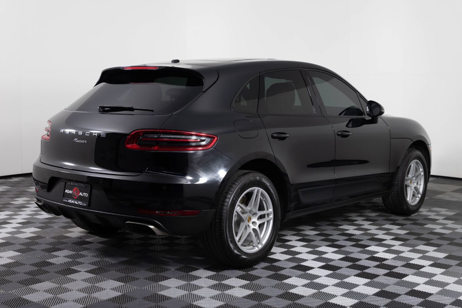 Used 2017 Porsche Macan AWD/4WD image 8