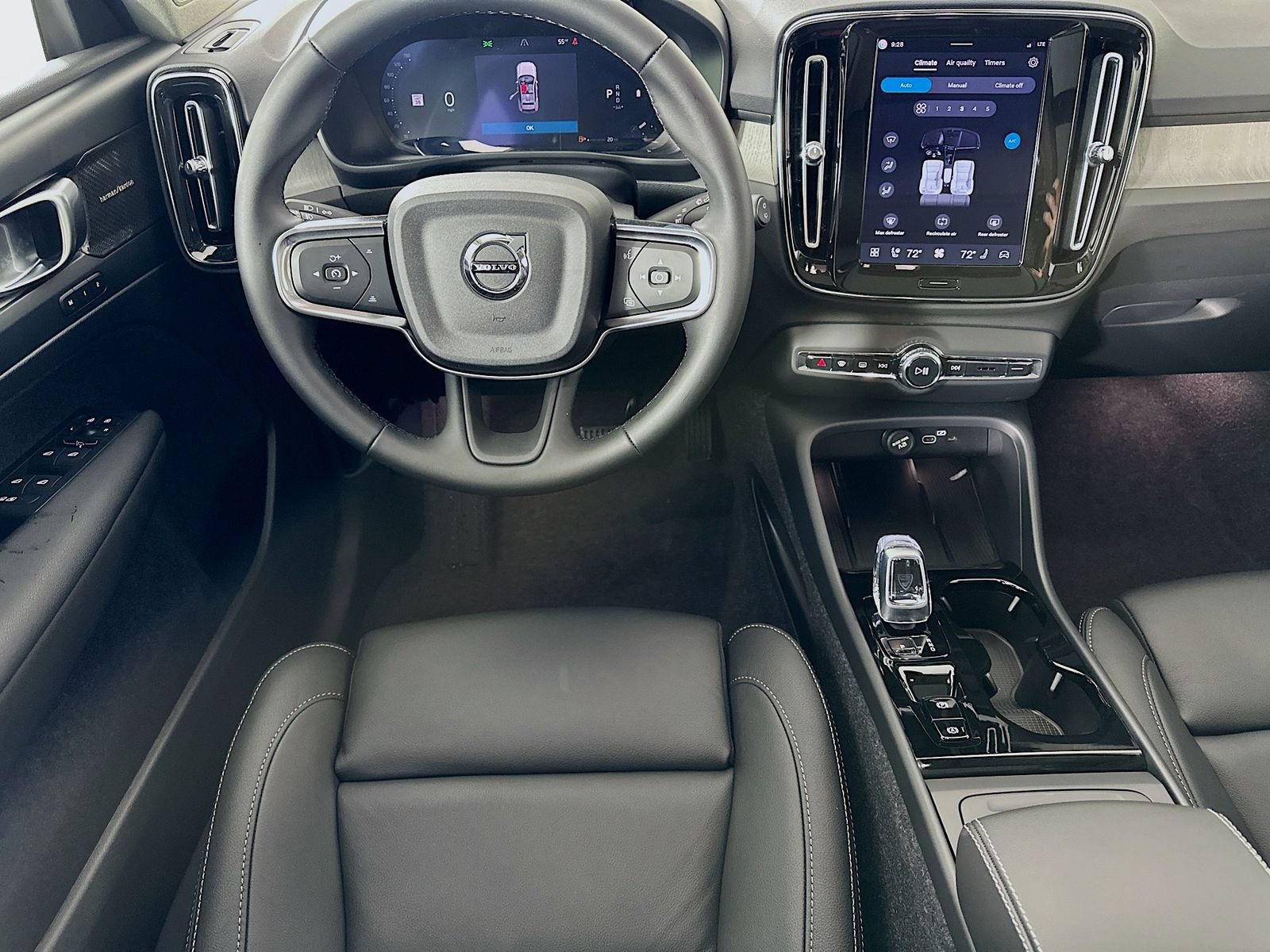 New 2026 Volvo XC40 B5 Ultra w/ Protection Package Premier AWD/4WD image 14