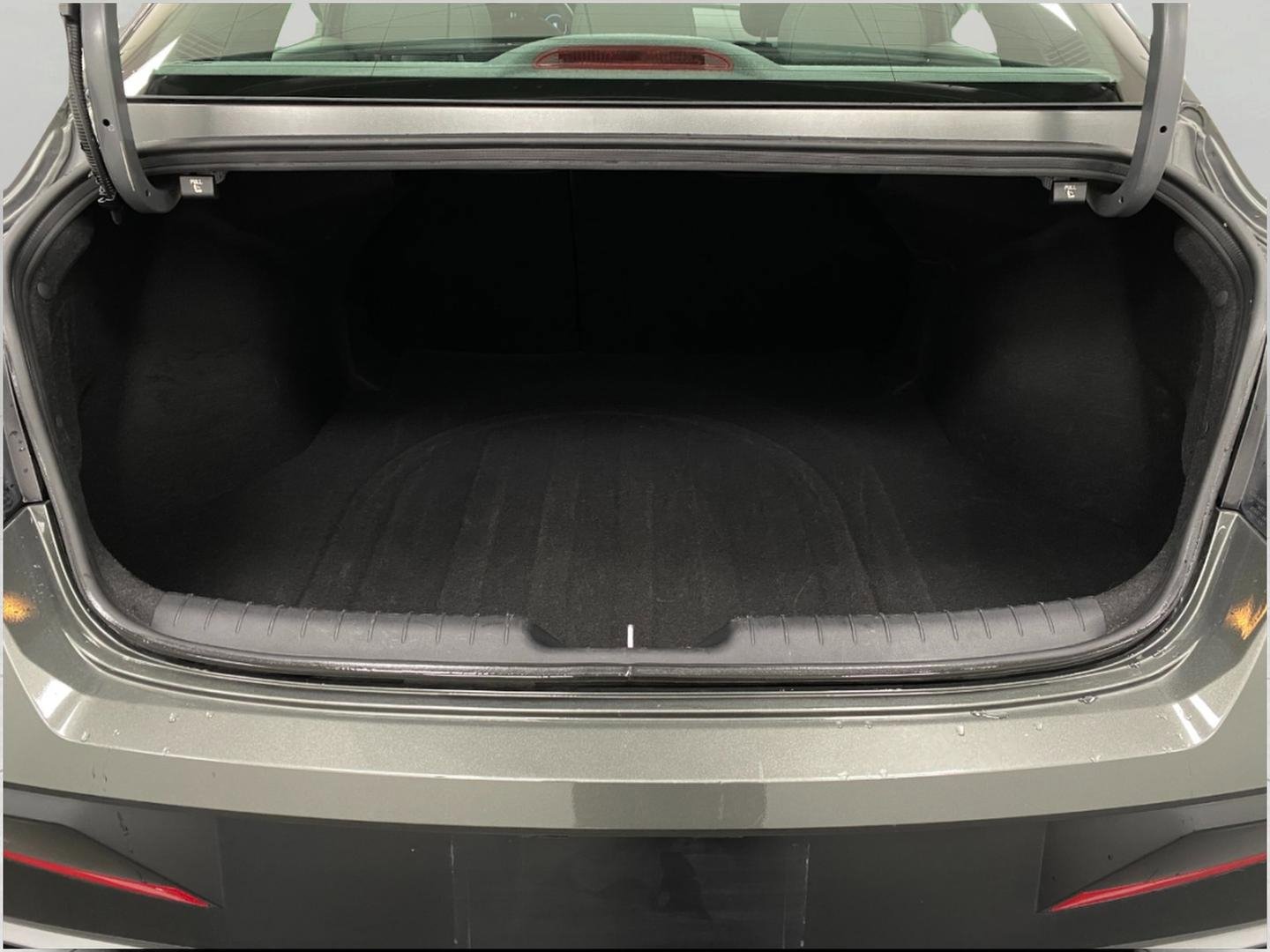 Certified 2025 Hyundai Elantra SEL image 5