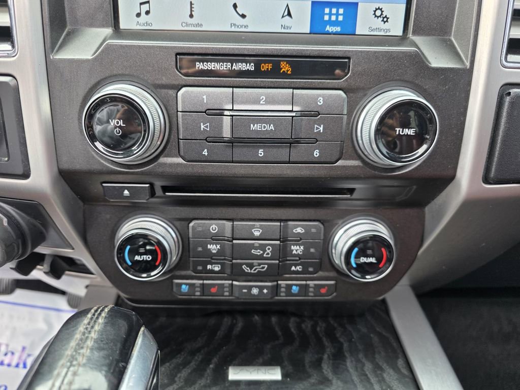 Used 2018 Ford F150 Platinum w/ Equipment Group 701A Luxury image 21