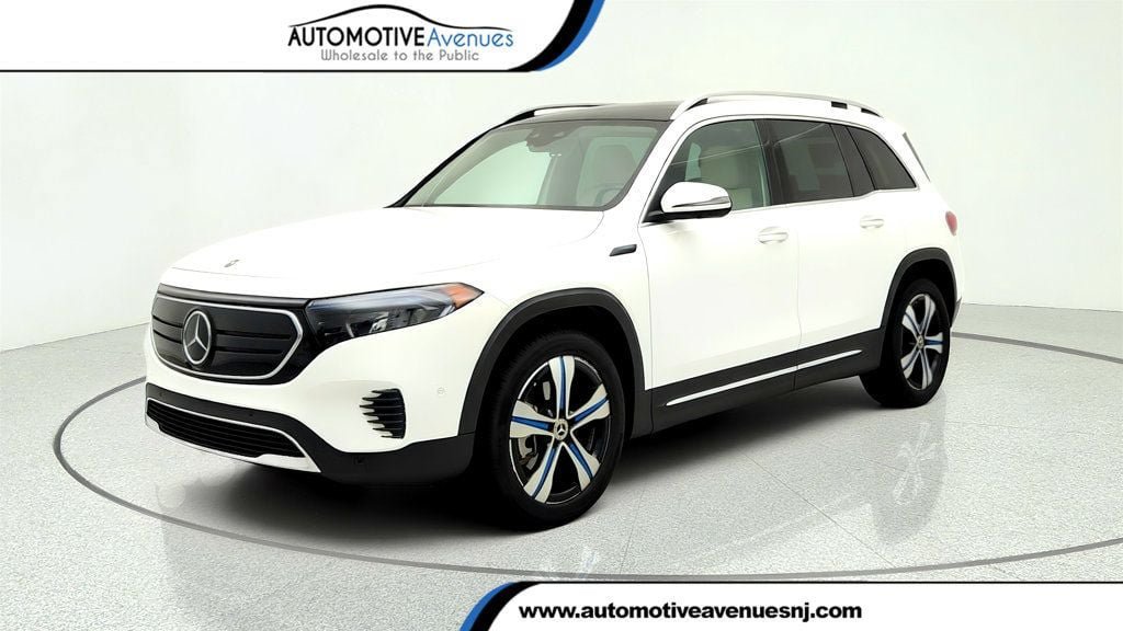 Used 2022 Mercedes-Benz EQB 300 4MATIC w/ Pinnacle Package image 1