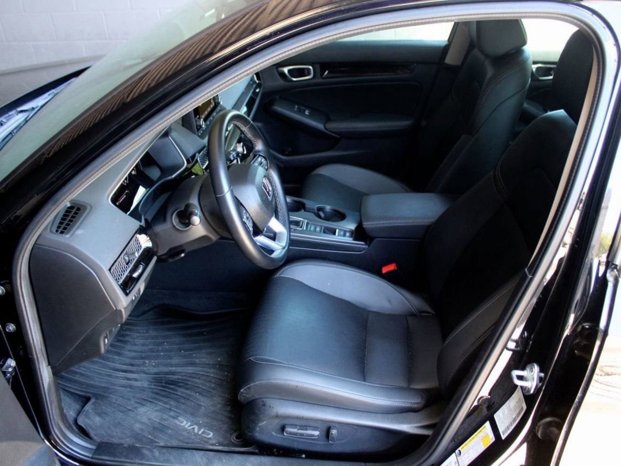 Used 2024 Honda Civic EX-L image 9