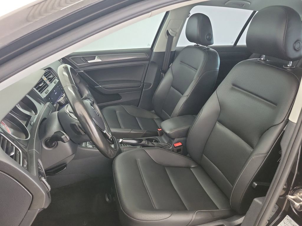 Used 2019 Volkswagen Golf SE FWD image 17
