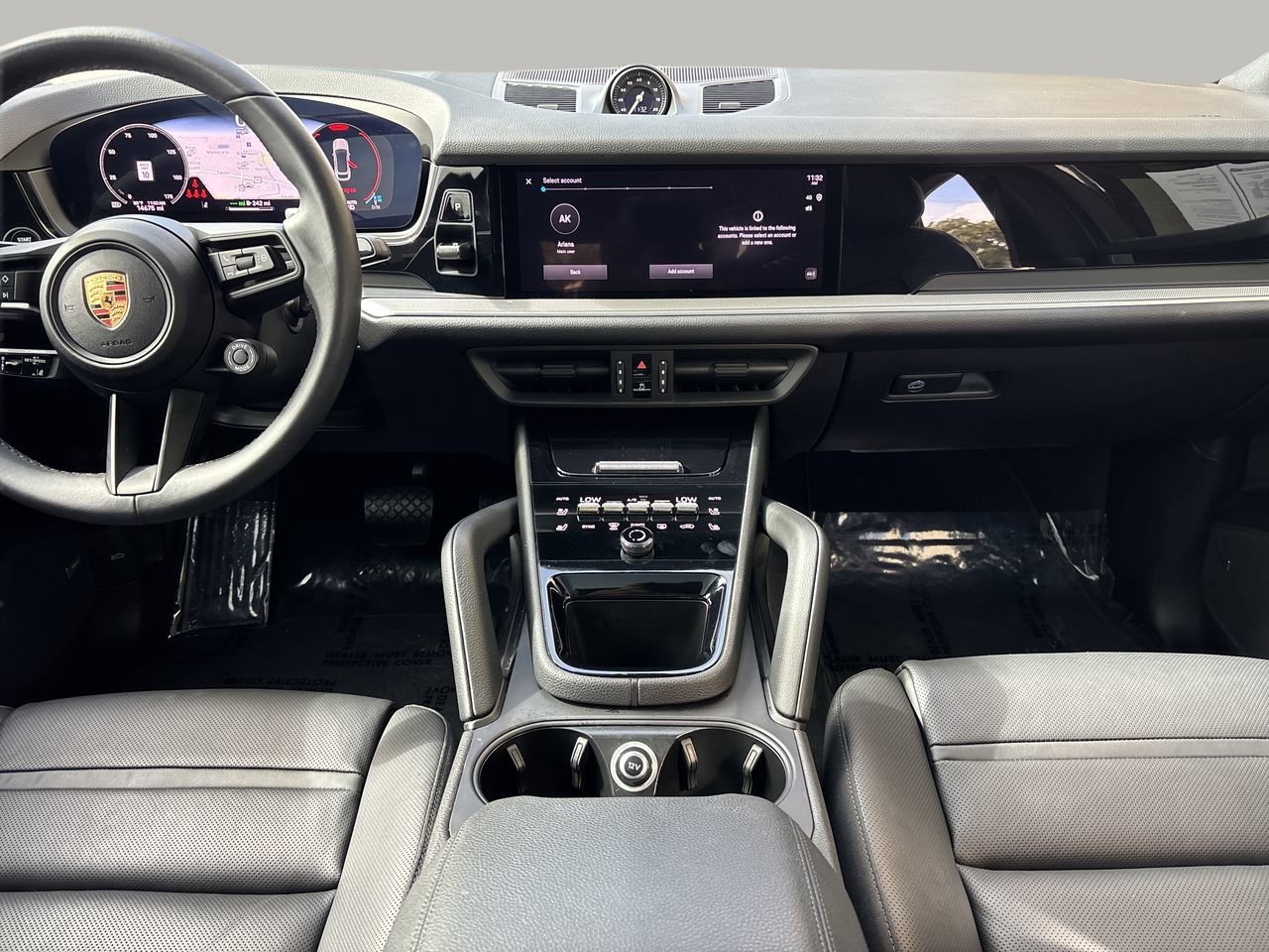 Used 2025 Porsche Cayenne E-Hybrid Coupe image 15