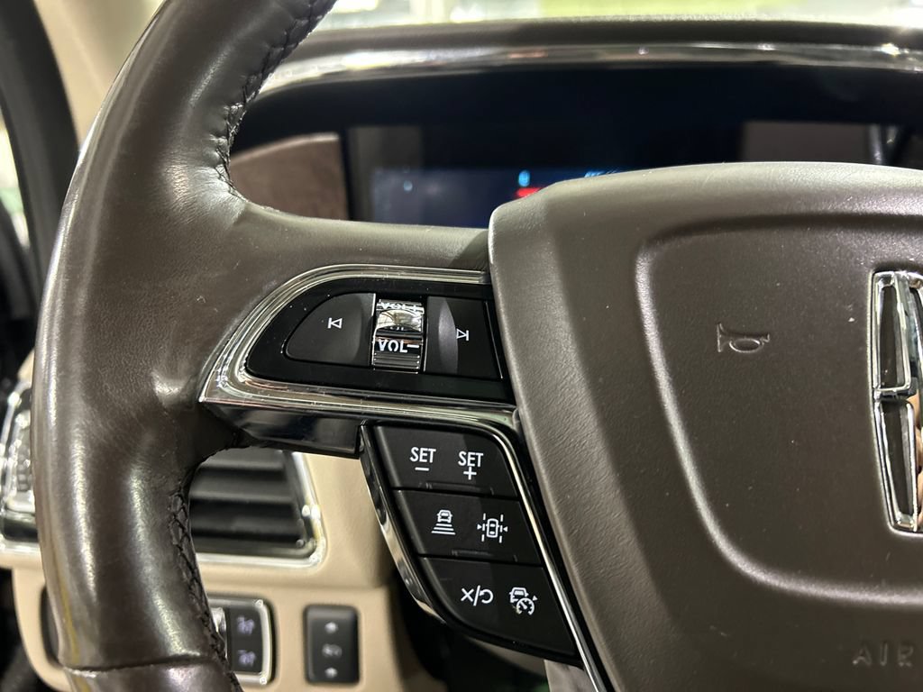Certified 2023 Lincoln Navigator L Reserve AWD/4WD image 12