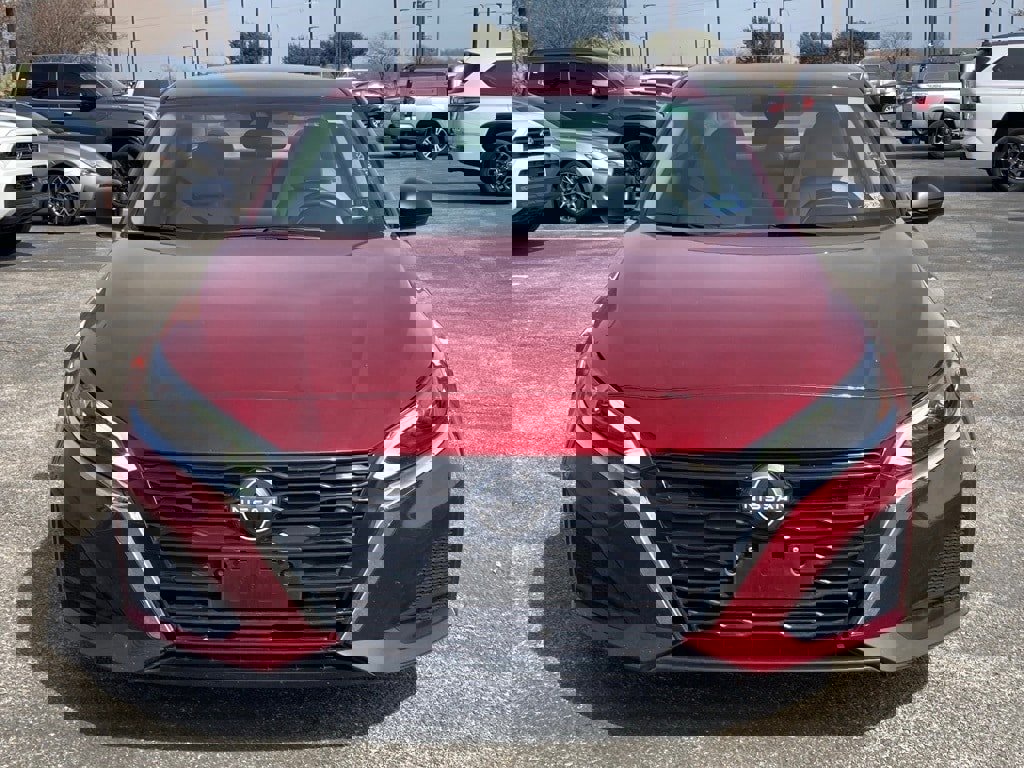 Used 2025 Nissan Altima 2.5 SV image 2