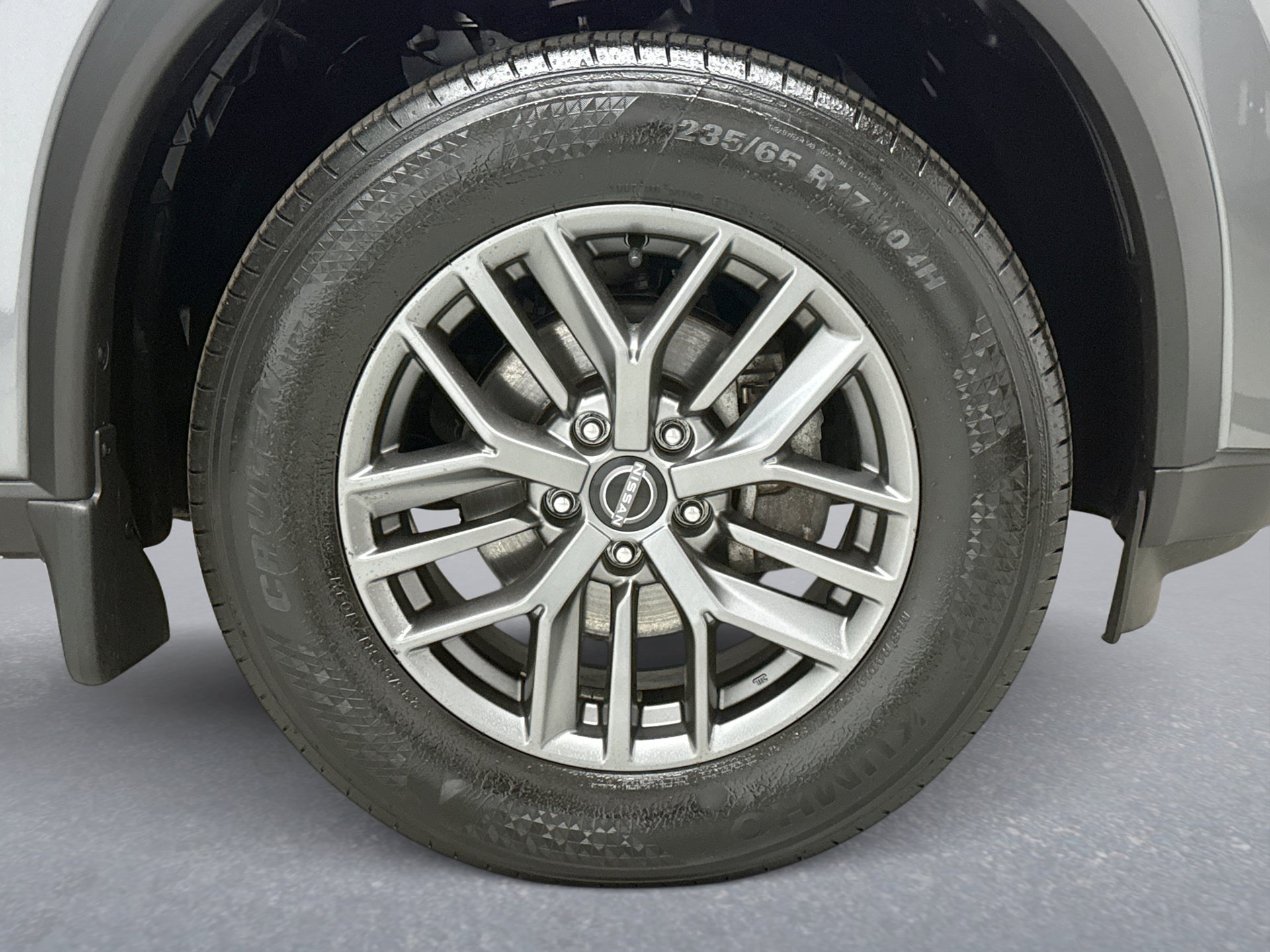 Used 2023 Nissan Rogue S AWD/4WD image 24