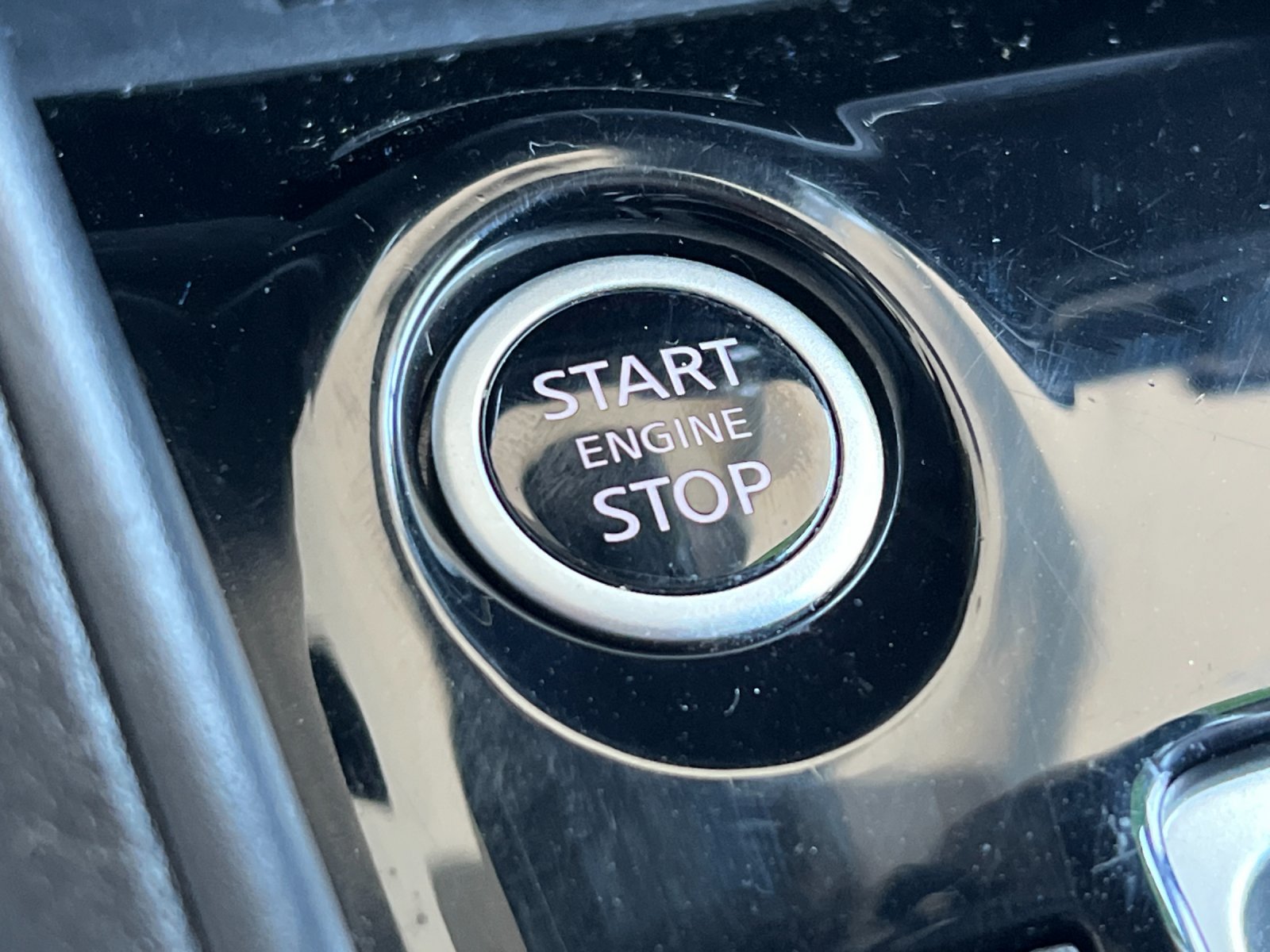 Used 2024 Nissan Versa SV FWD image 21