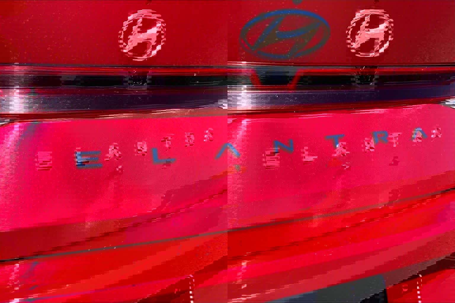 Used 2023 Hyundai Elantra SEL w/ Preferred Accessory Package FWD image 10