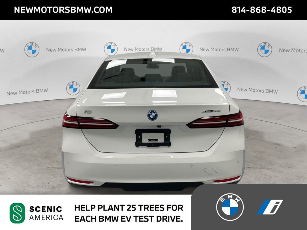 New 2026 BMW i5 eDrive40 image 4