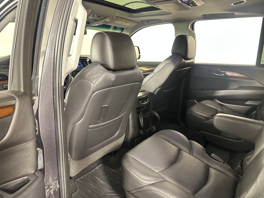 Used 2018 Cadillac Escalade Luxury w/ LPO, Radiant Package AWD/4WD image 25