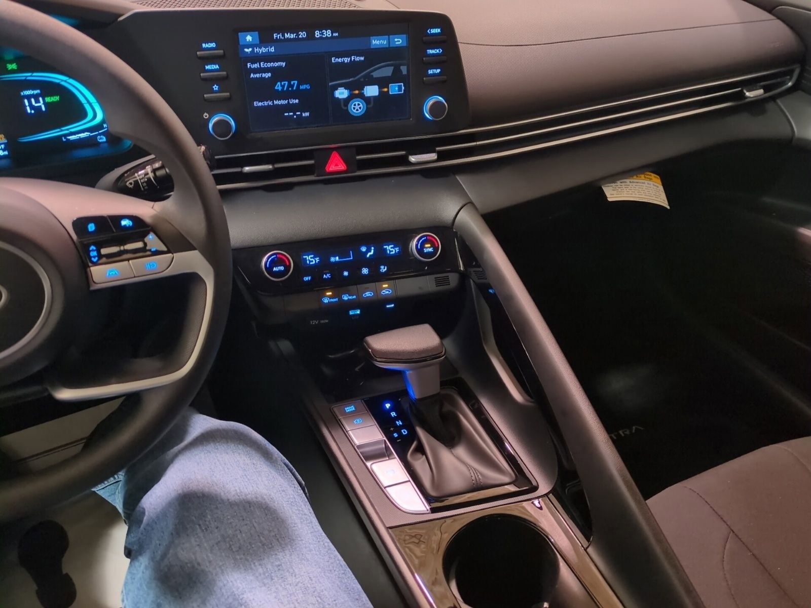 Used 2025 Hyundai Elantra Blue image 20