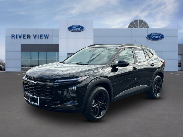Used 2025 Chevrolet Trax ACTIV w/ Driver Confidence Package FWD image 3