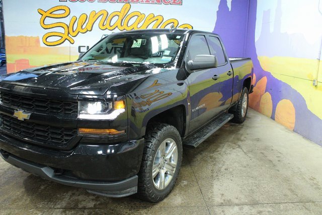 Used 2019 Chevrolet Silverado 1500 Custom w/ Custom Convenience Package image 4
