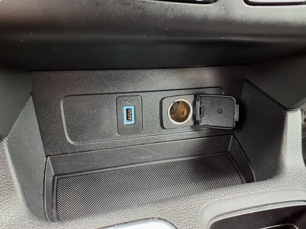 Used 2019 Ford Escape SEL image 18