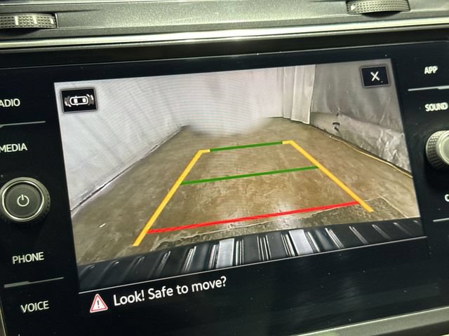 Used 2023 Volkswagen Tiguan SE R-Line AWD/4WD image 18