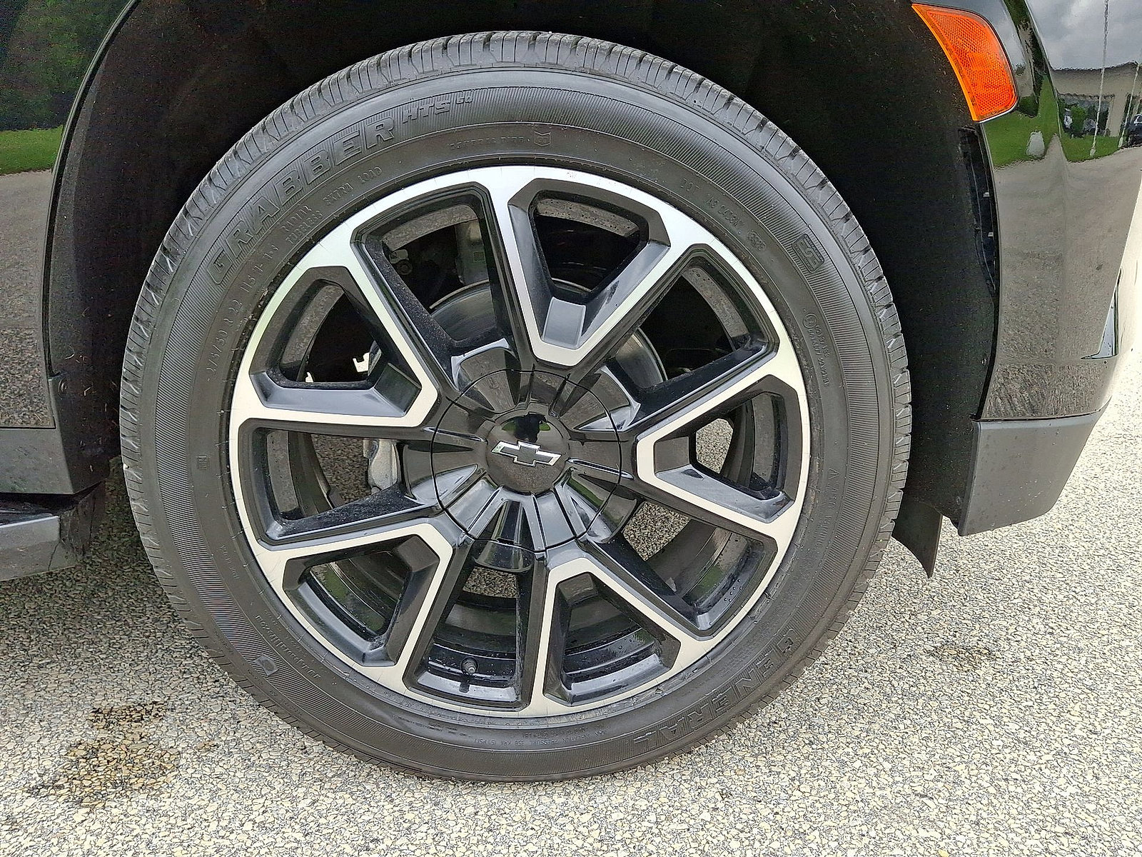 Certified 2023 Chevrolet Suburban RST w/ Sport Performance Package AWD/4WD image 27