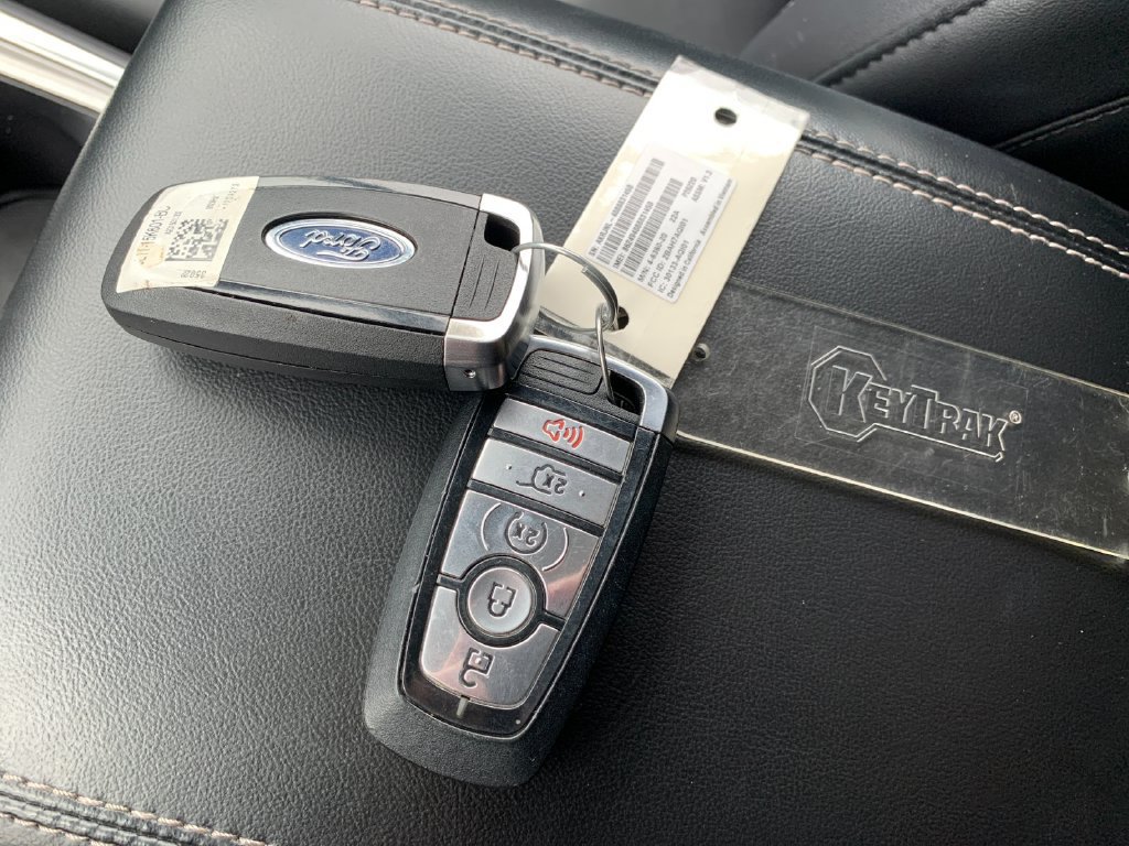 Used 2023 Ford Explorer XLT w/ Equipment Group 202A AWD/4WD image 9