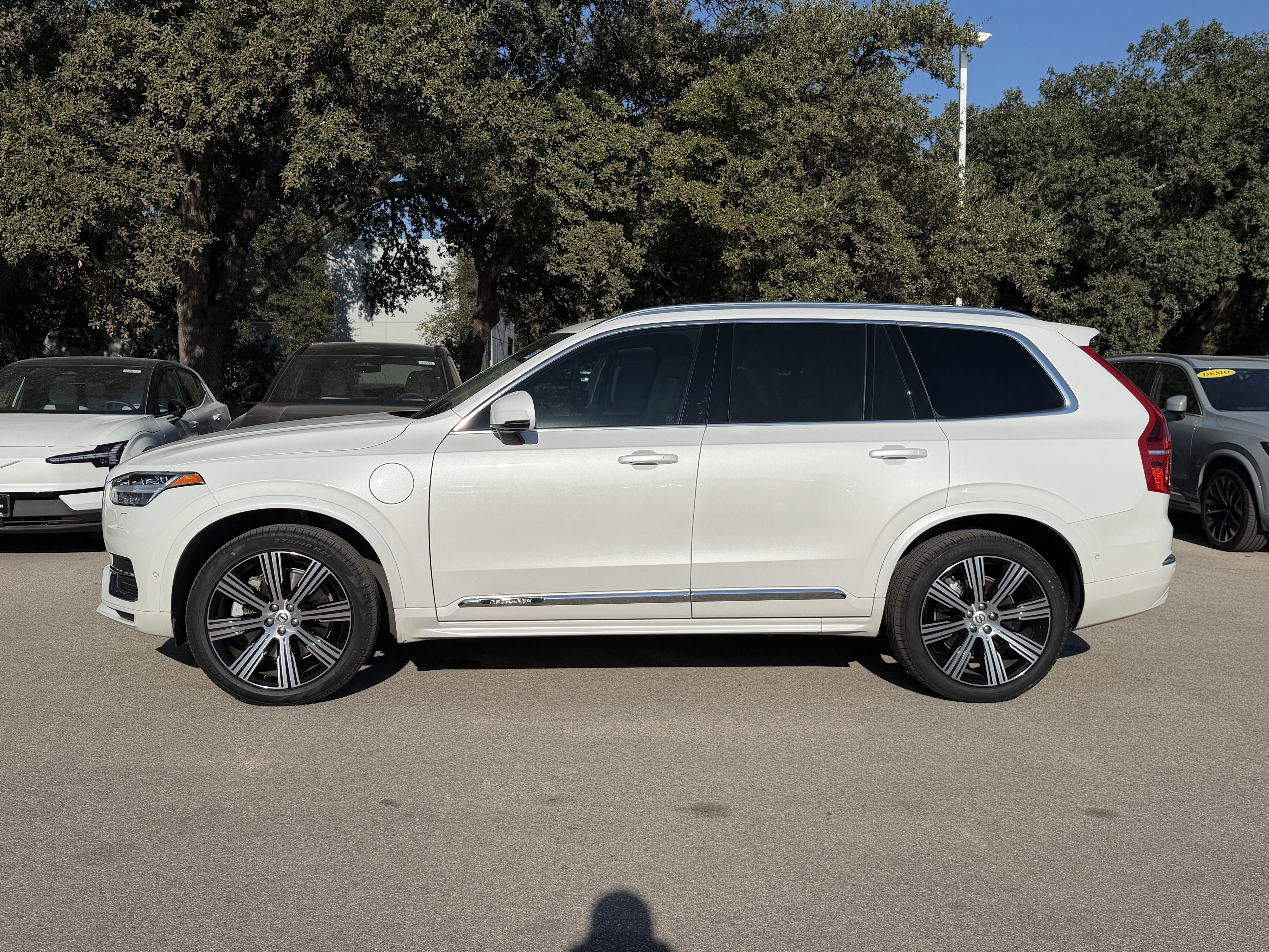 Certified 2024 Volvo XC90 T8 Plus w/ Protection Package Premier AWD/4WD image 3