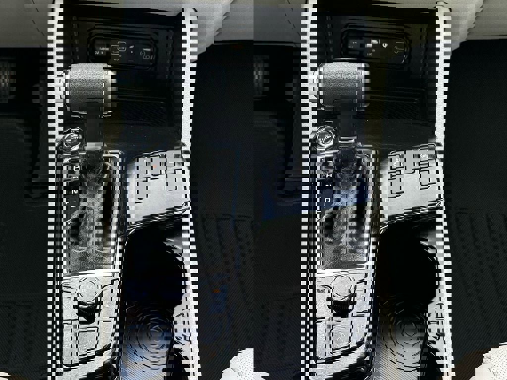 Used 2025 Kia Sportage EX w/ Premium Package image 26