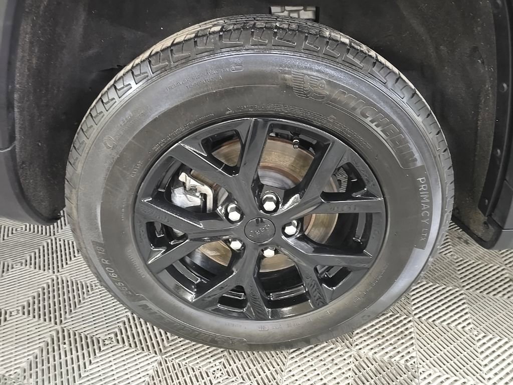 Used 2024 Jeep Grand Cherokee L Laredo image 13