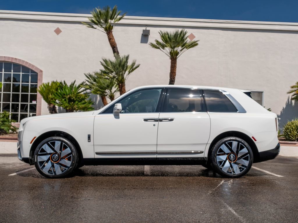 New 2026 Rolls-Royce Cullinan image 3